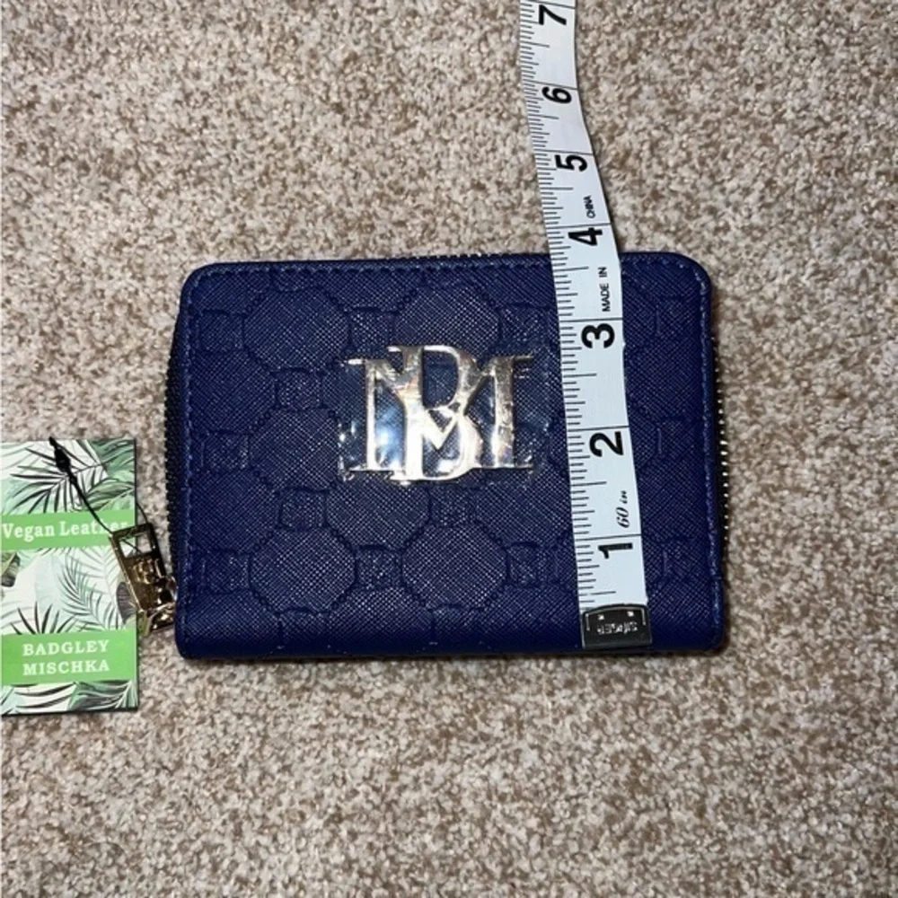 NWT Badgley‎ Mischka Vegan Leather Wallet Purse Blue